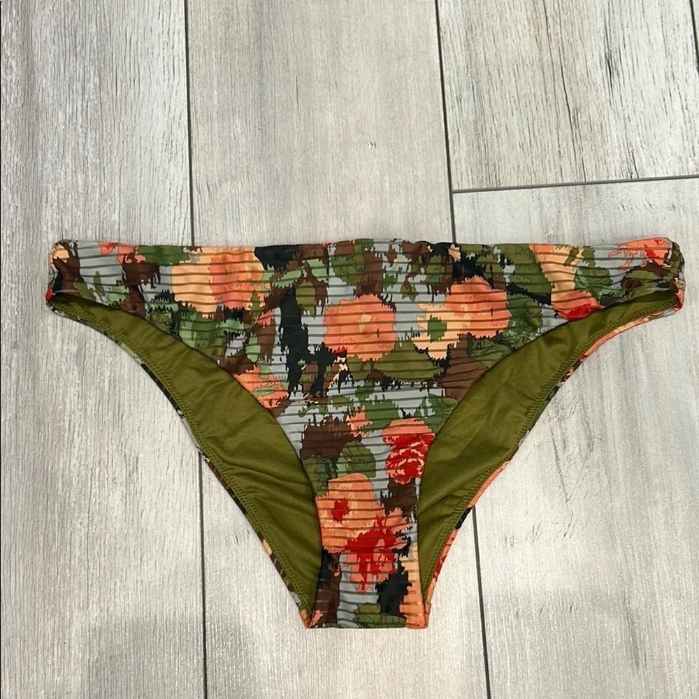 Nymos green floral print swim bikini bottom size large